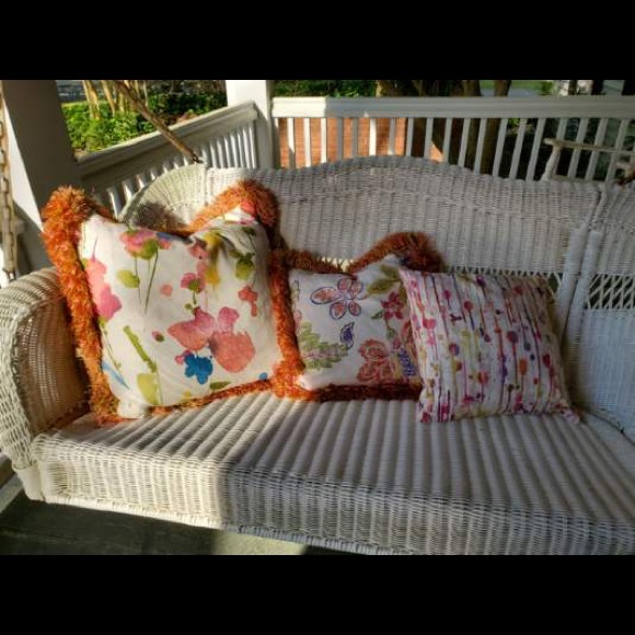 Custom feather filled pillows! - Picture 1 of 4